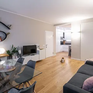 Milan Nanna B&b, Metro M3,ieo, Duomo Colazione Inclusa Bed & Breakfast